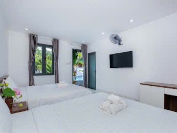 Chính chủ cần bán gấp villa đẹp 500m2 đang kinh doanh, có sân vườn và hồ bơi. LH 0909661283