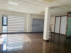 Cho thuê MBKD văn phòng, cafe ở Tứ Hiệp. Tầng 1,2 diện tích mỗi tầng 110m2. Lô góc, vỉa hè rộng