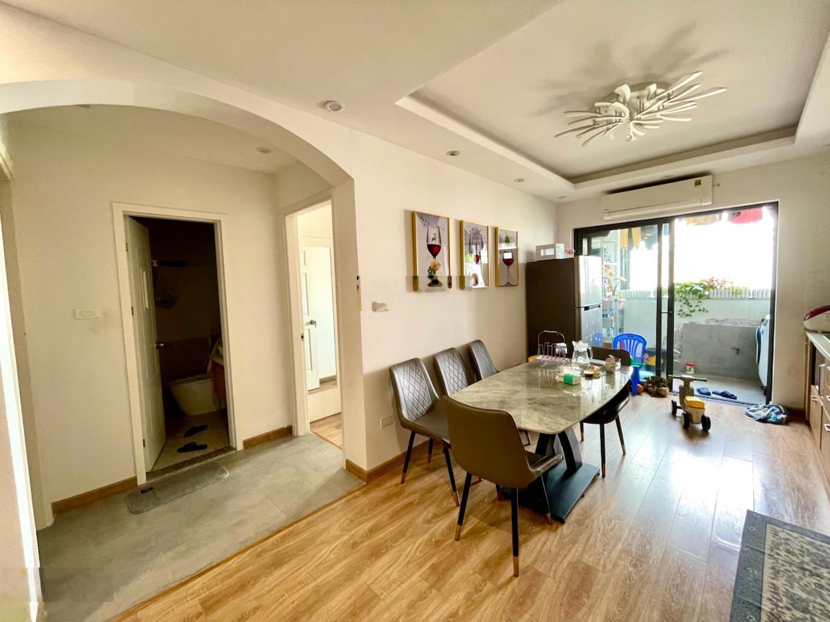 Bán căn hộ siêu đẹp khu đô thị Định công, 72m, lô góc, tầng trung, nhà đẹp ở ngay giá 5.7 tỷ