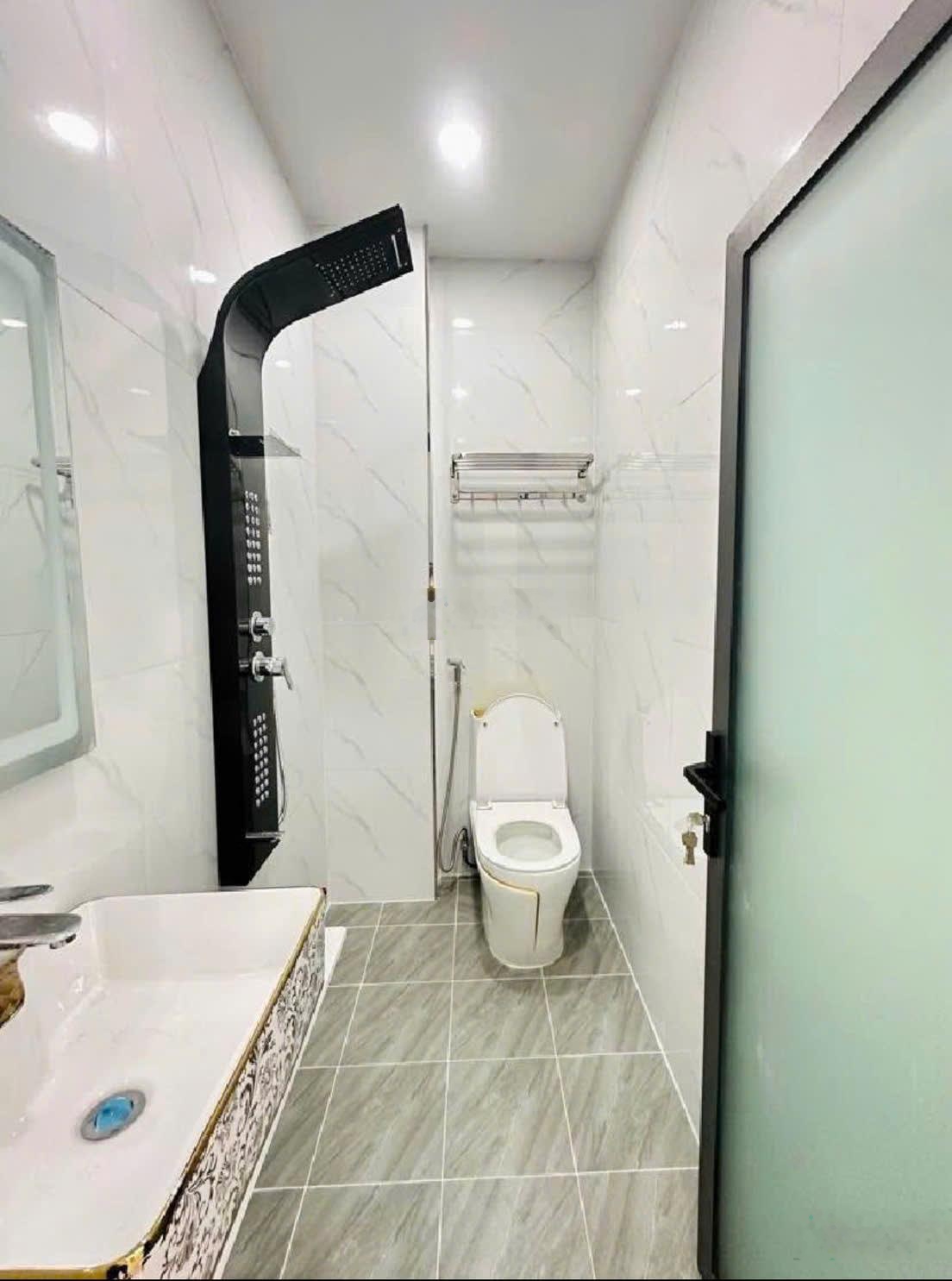 Nhà mặt tiền đường Cầu Xây, Tân Phú, Quận 9 - 135m2 - chỉ 8.x tỷ - Dòng tiền ổn định