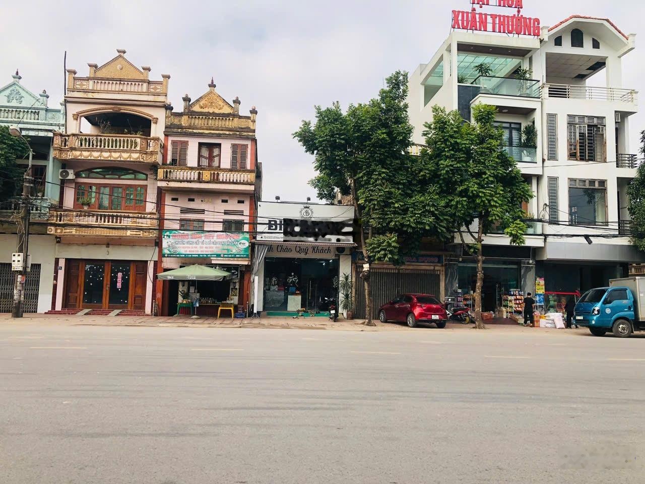 Cho thuê nhà riêng tại thị trấn Cao Thượng, 15 triệu VND, 100m2, hàng hiếm giá tốt