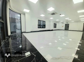 Cần cho thuê văn phòng quận 5 gần vòng xoay phan đình phùng. dt 130m2 giá chỉ 29tr/ tháng đã phí