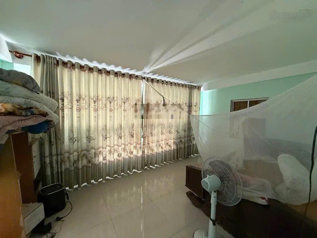 Nhà mặt phố 17.8 tỷ diện tích đất lớn: 335m², ngang 6m3, nở hậu 7m32; giá tốt nhất khu vực