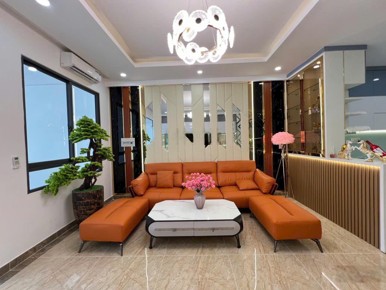 Nhà mới full nội thất cho thuê gấp tại Hoàng Quốc Việt