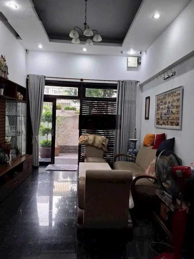 Bán nhà văn chung - tân bình - 142m2 - 4 tầng - 23 tỷ - biệt thự cho người nước ngoài thuê