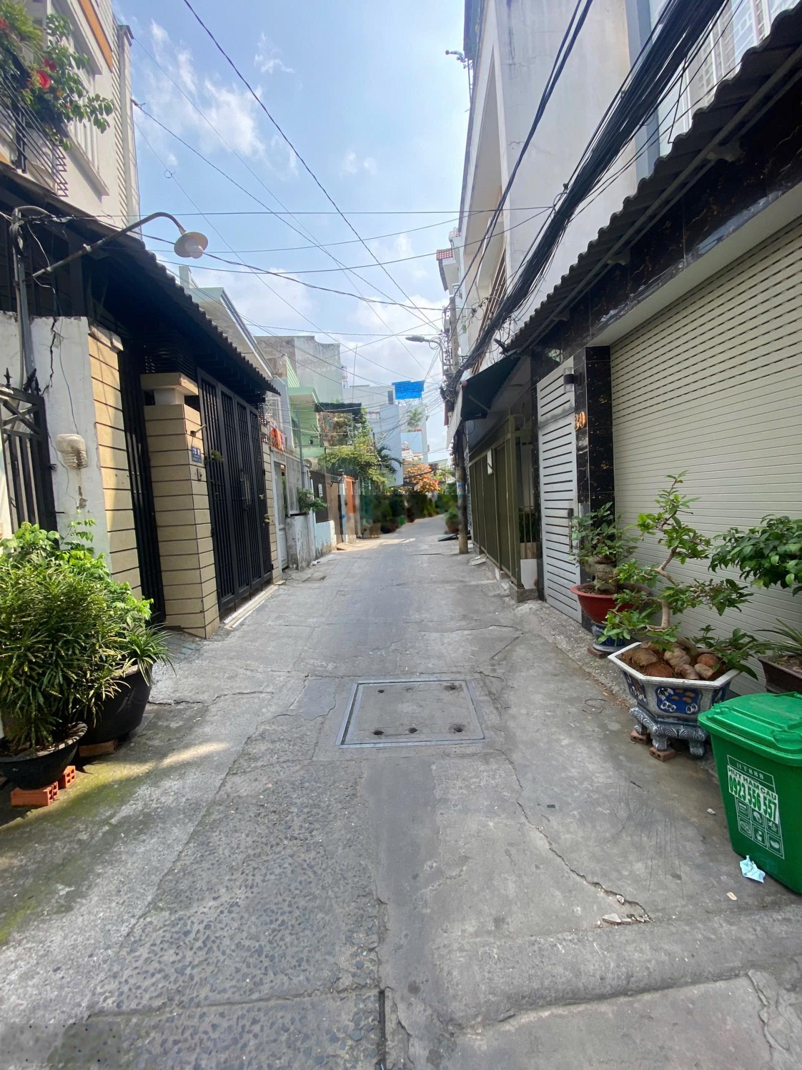 Hẻm ô tô - Nhà 2 tầng ( 4 x 10) nhỉnh 5 tỷ