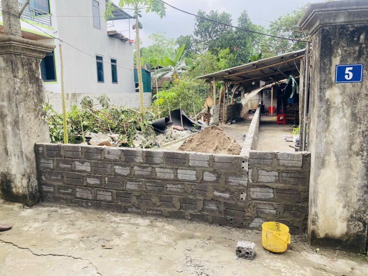 Bán đất tại Yên Thủy, 950 triệu, 228 m2, giá ưu đãi, view đẹp