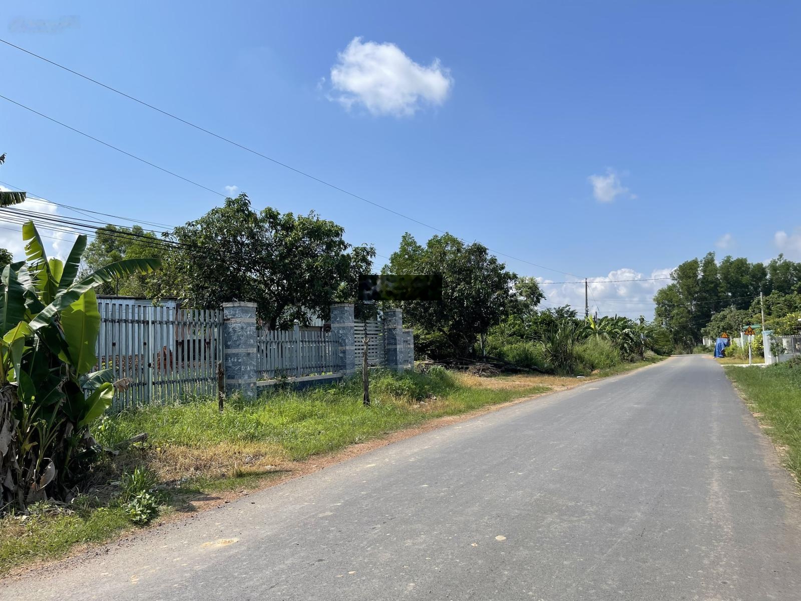 Bán đất ngay gần Quốc Lộ 20, trung tâm xã Phú Ngọc, đường ô tô, sổ hồng riêng, gần chợ trường học
