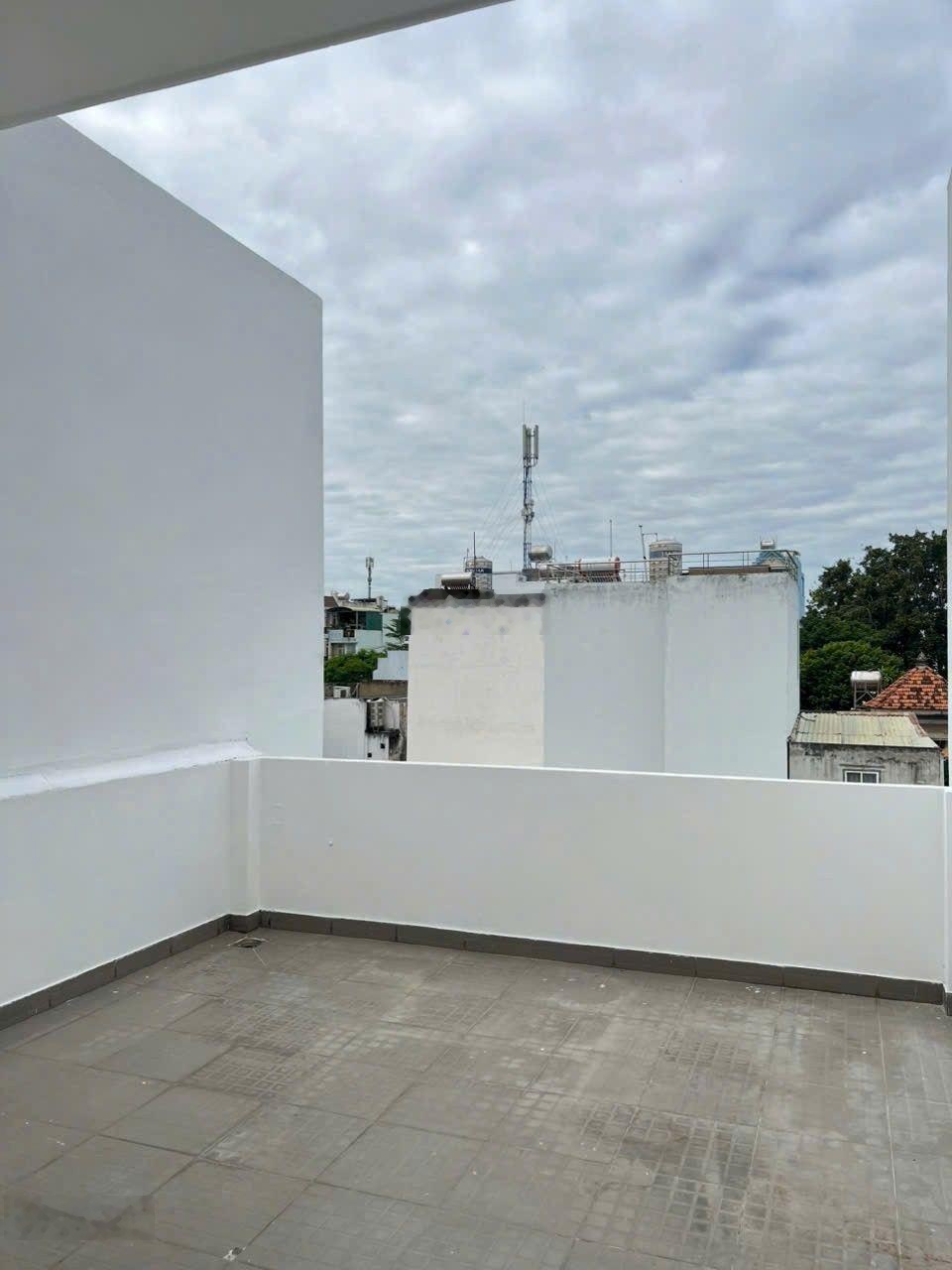 Bán nhà q.2: bình trưng tây ( đường số 5 ) giá: 7.1 tỷ tl