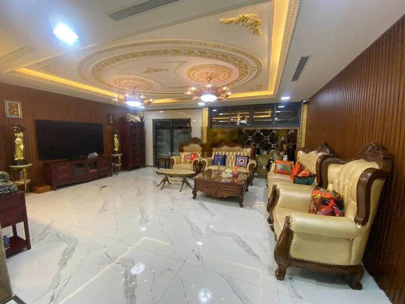 CC bán BT ngõ 59 Láng Hạ, Ba Đình, HN. DT 151m2 x 3 tầng. Xây 10 tầng. SĐCC, 72 tỷ. LH: 096476963