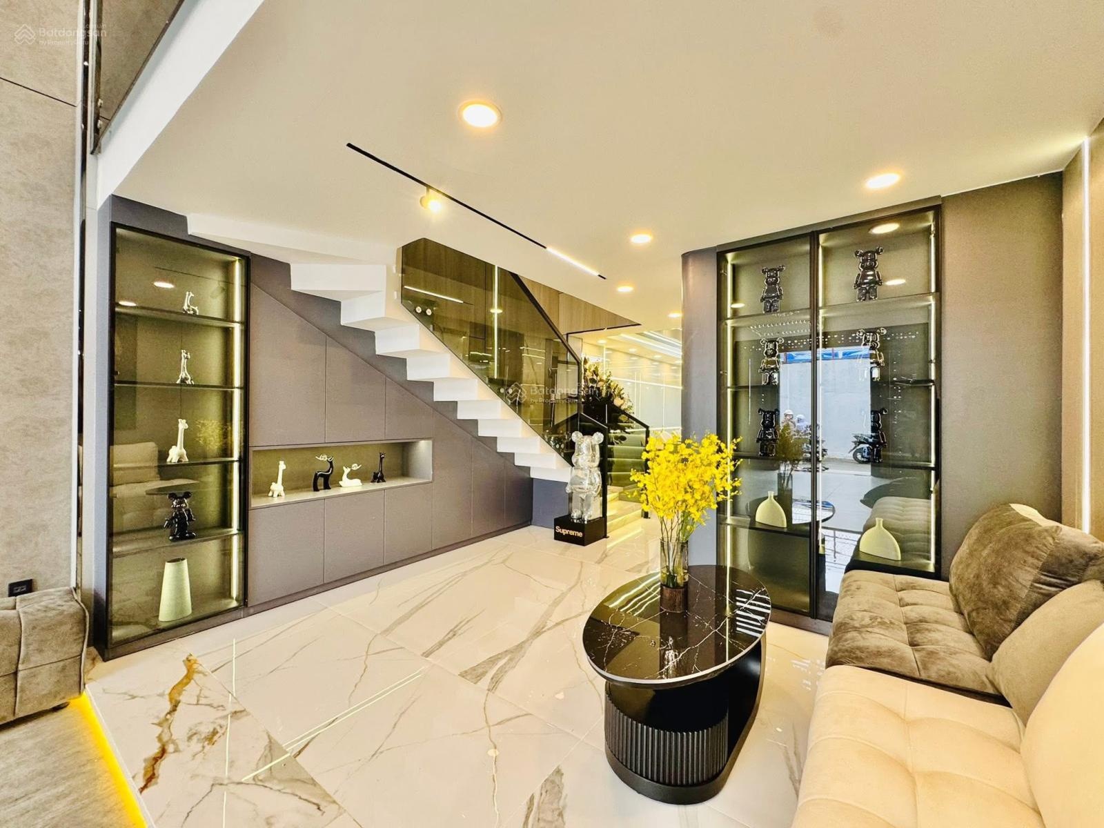 Chính chủ quận 3 nhà đẹp lê văn sỹ 60m2/2tỷ3hiếm trên thị trường - mua nhà đón tết