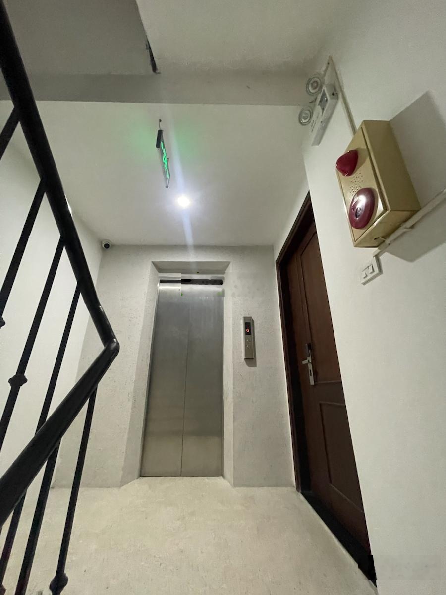 Mặt phố Tây Hồ DT 150m x 10T, 28 Phòng, MT 6.5m, Giá 150 Tỷ TL : 12 tỷ/năm