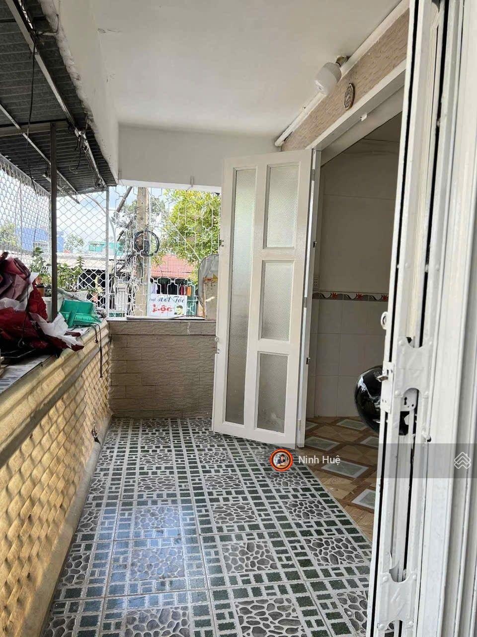 Quận 10 cc ngô gia tự tầng 1 lô góc giá 2,85tỷ