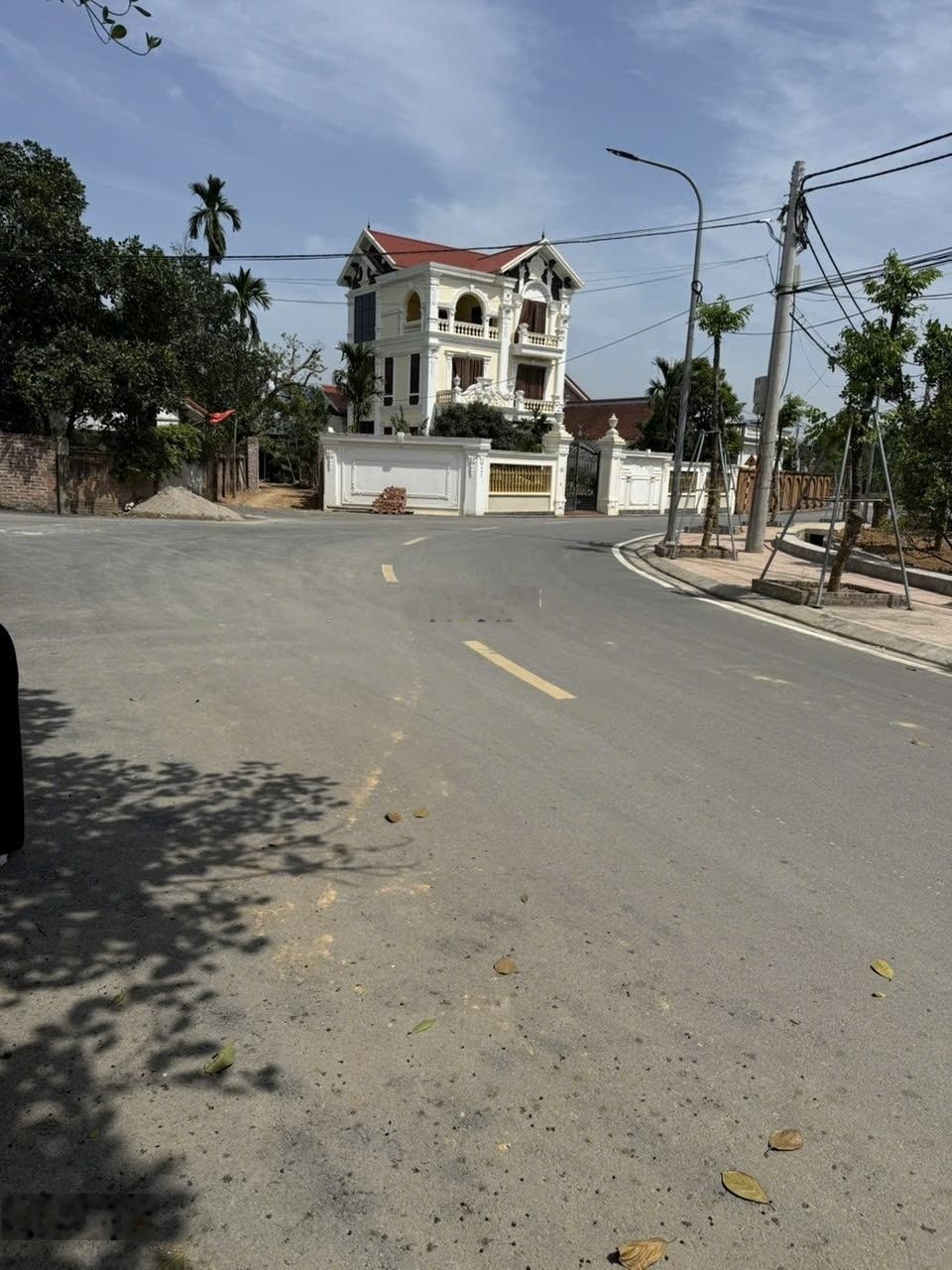 Bán đất trục chính Cổ Đông 100m full thổ cư Gần QL21,ĐHQG - CNC Hoà Lạc,giá 2,8 tỷ.