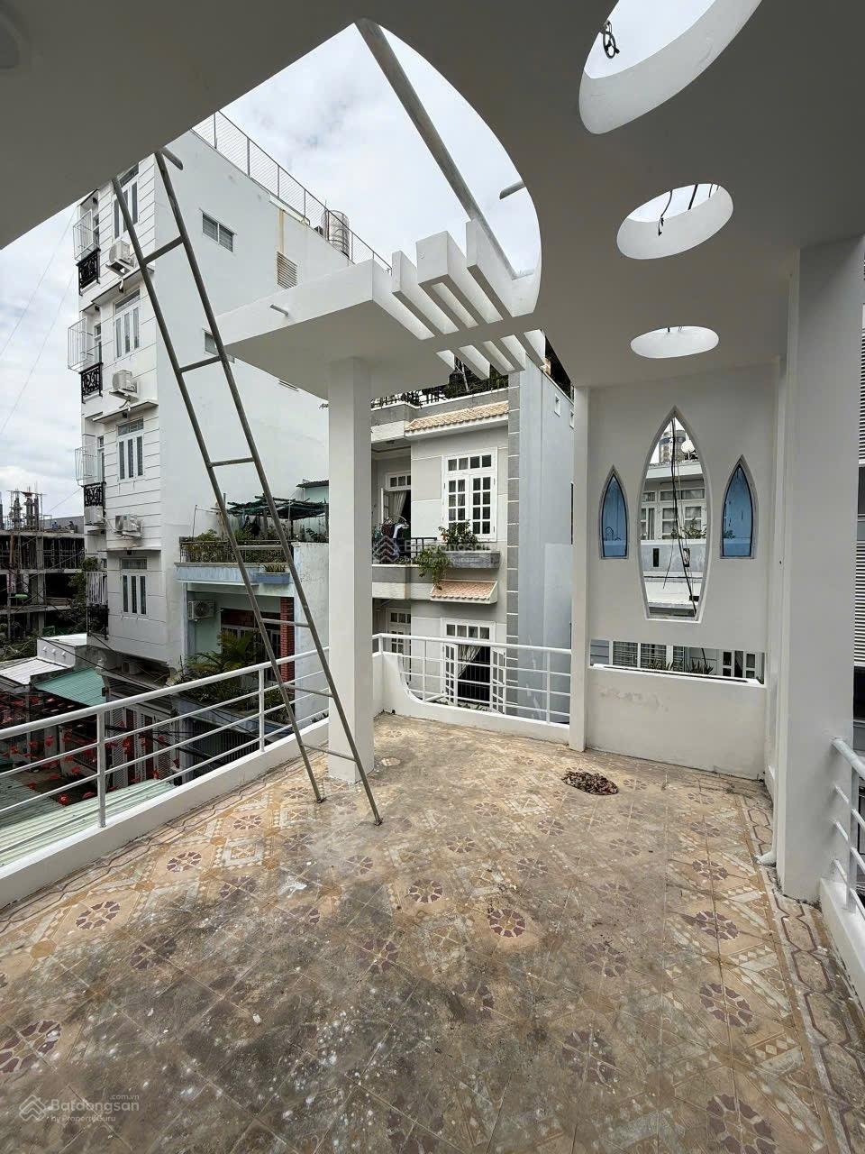 Bán nhà 3 tầng đường ô tô gần biển dã tượng nha trang 4pn giá chỉ 6,95 tỷ