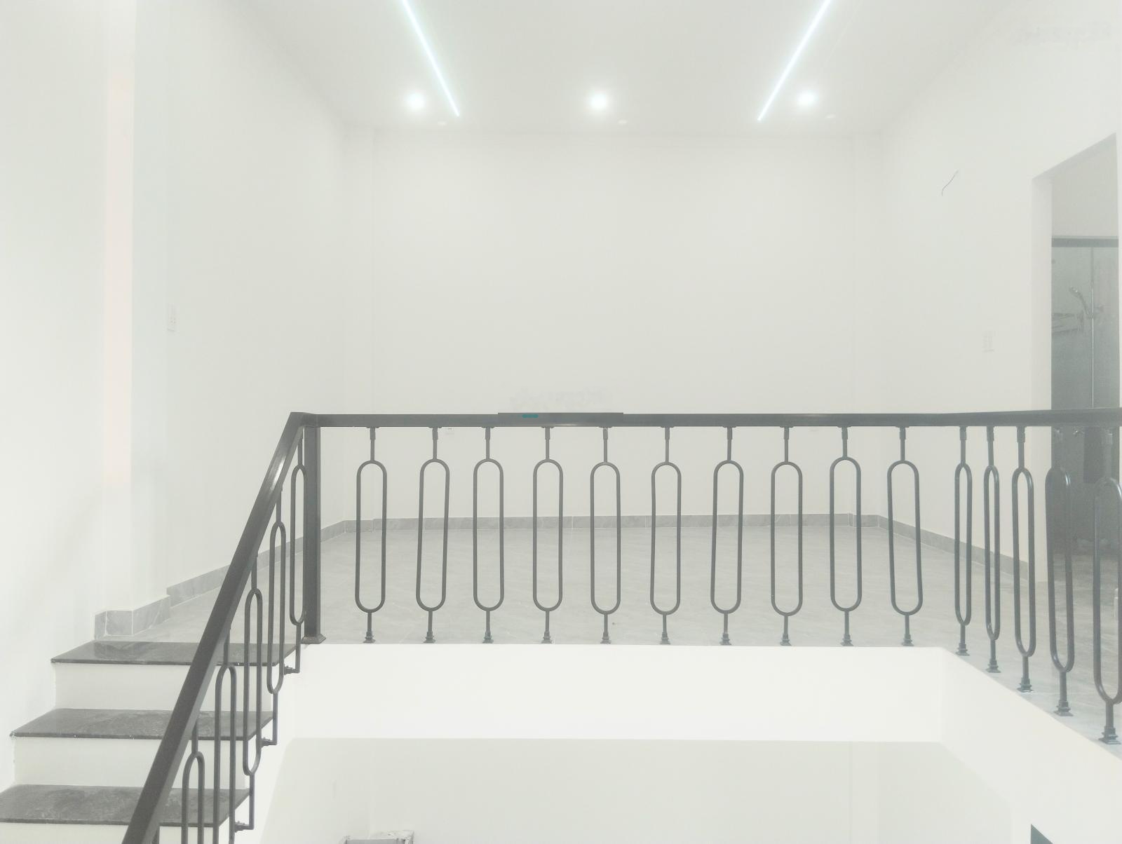 Giá 2tỷ75 bớt lộc, Nhà lầu trệt mới 90m2 rộng rãi, Giá rẻ nhất Bình Chuẩn, đường ôtô