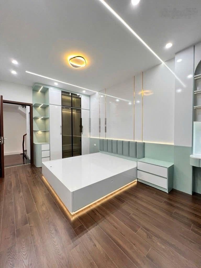 Bán nhà riêng 5 tầng mới xây, Kim Ngưu - HBT, hơn 8tỷ, view đẹp chỉ việc xách vali về ở ngay thôi