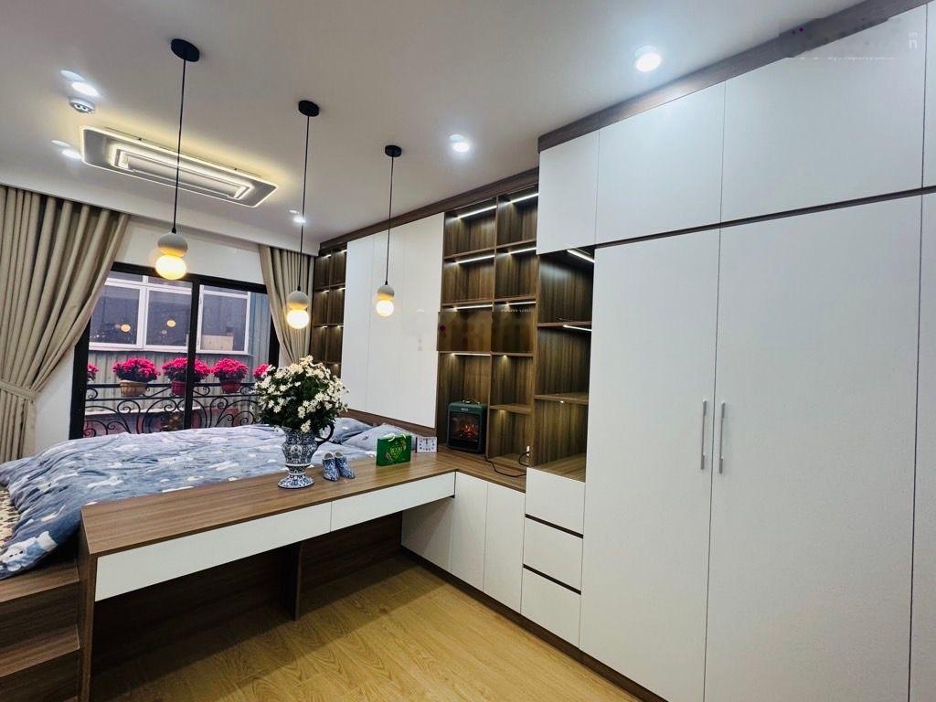 Phân lô lê thanh nghị 5 tầng thang máy sát phố full nội thất ở ngay