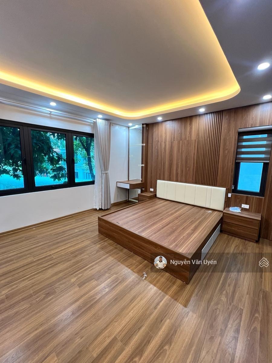 Siêu vip. Phố Nghĩa Đô, Cầu Giấy, 42m2x5T. Gần phố, ra ôtô 20m, dân xây KBCT, nhà còn mới, ở sướng