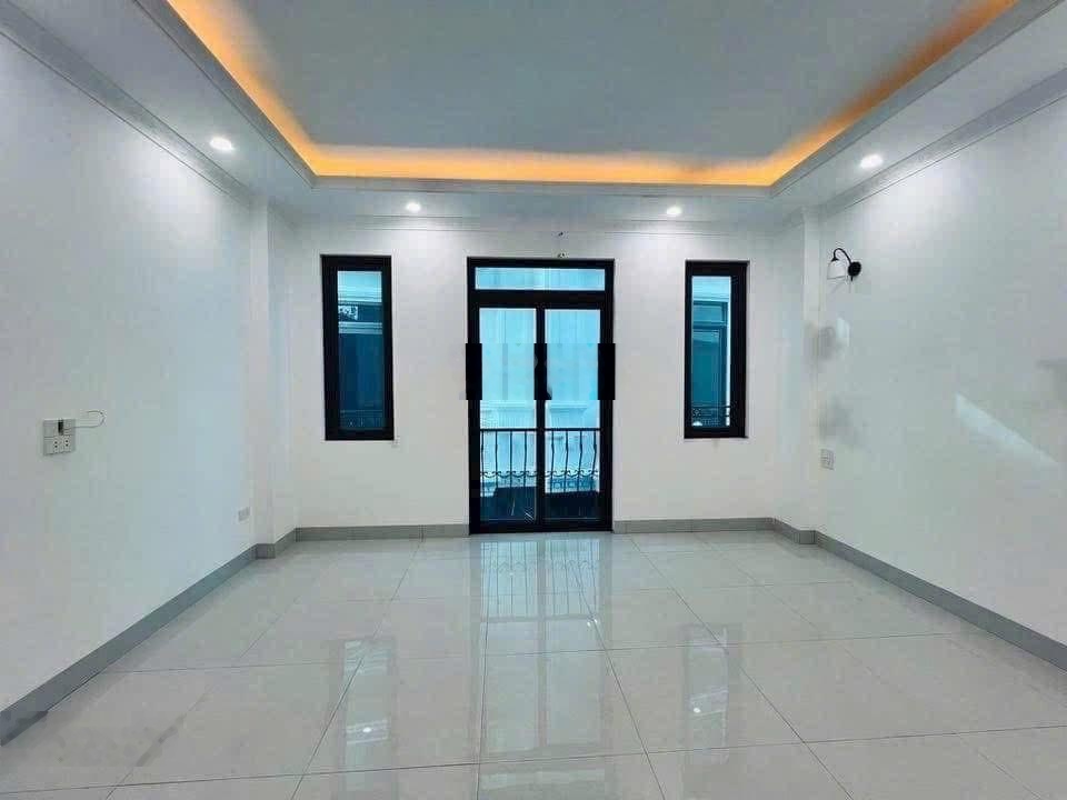 Bán nhà 5tx32m2 Biên Giang, Đường QL6, 10m Ô tô đậu, gần trường C1, C2 Hồ Điều Hoà giá 3,65 tỷ