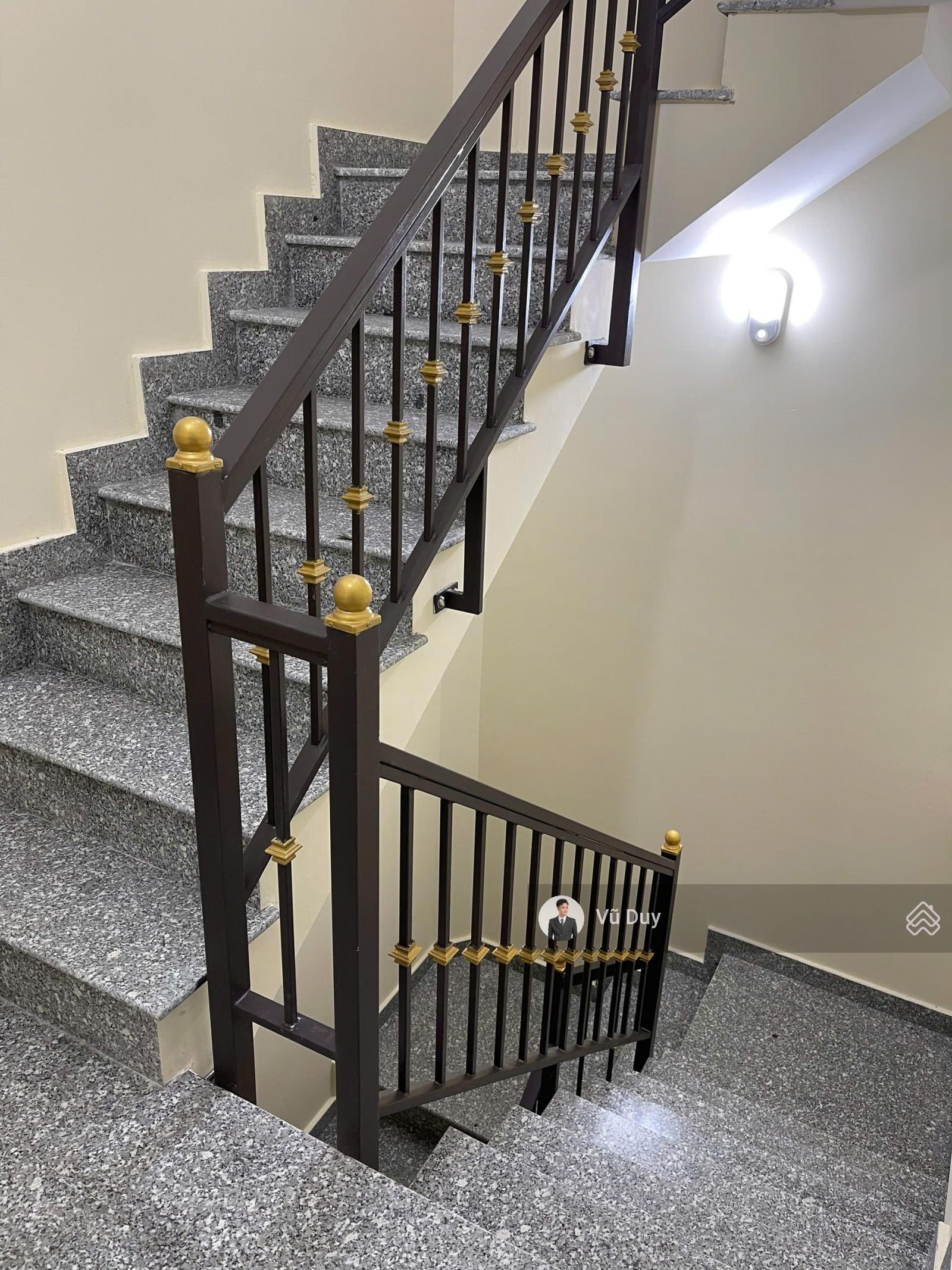 Cho thuê nhà làm văn phòng tại Đức Diễn, Bắc Từ Liêm DT 144m2 x 6 tầng có hầm giá chỉ 80 triệu/th