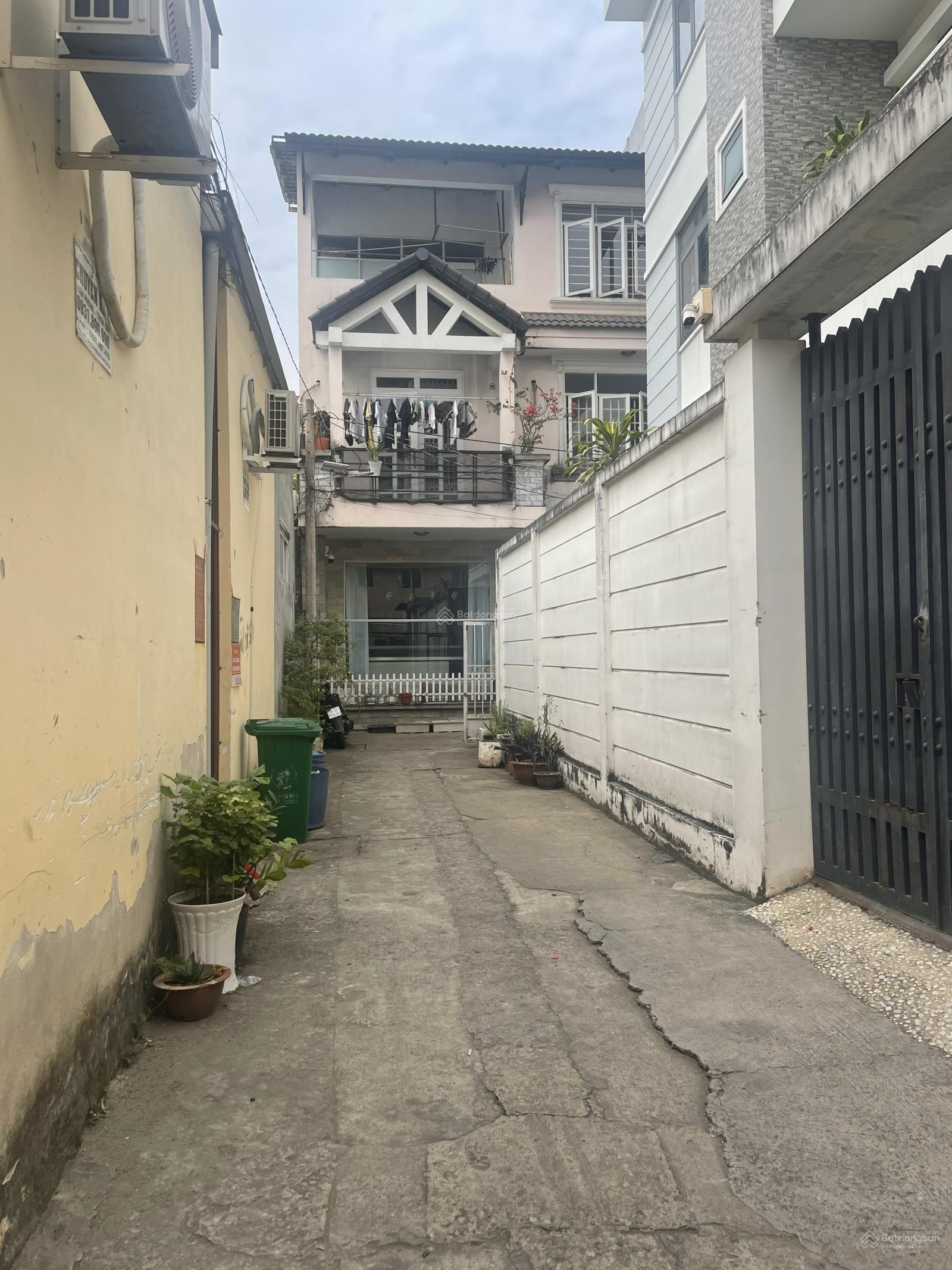 Bán gấp nhà 3 lầu mặt tiền Hẻm Linh Trung, Thủ Đức sát trường học, giá chỉ 5.25 tỷ