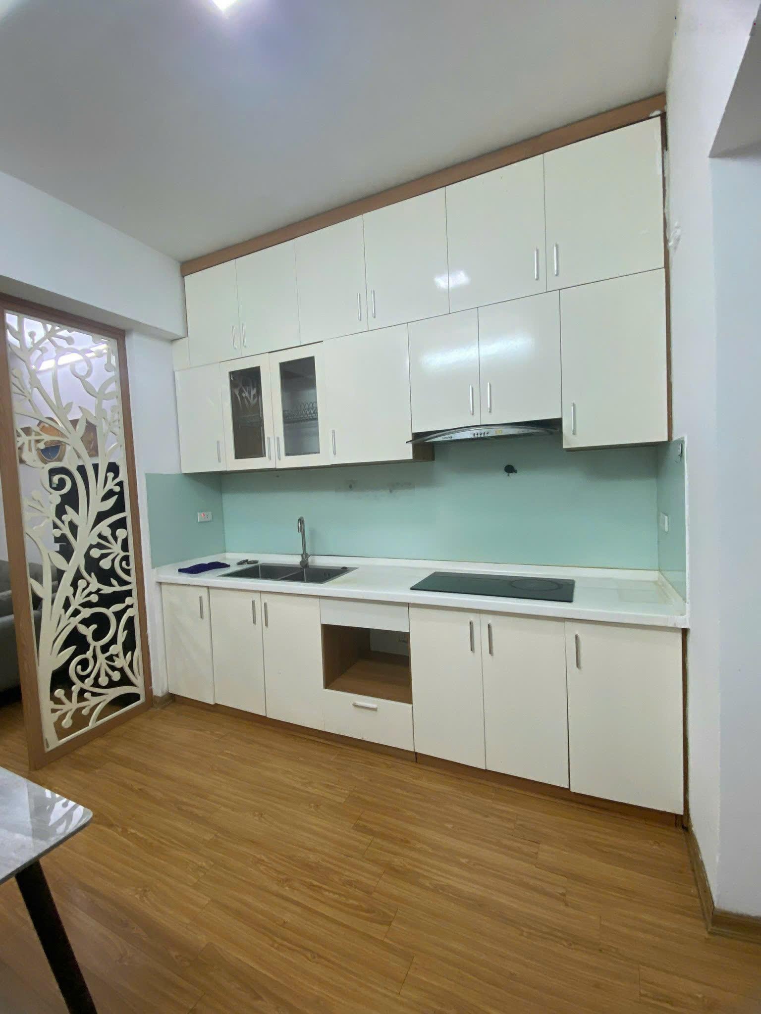 Bán căn hộ 15B - Đông Quan - Cầu Giấy 105m2 - 3PN - 2VS hơn 8 tỷ, tầng trung, sẵn NT