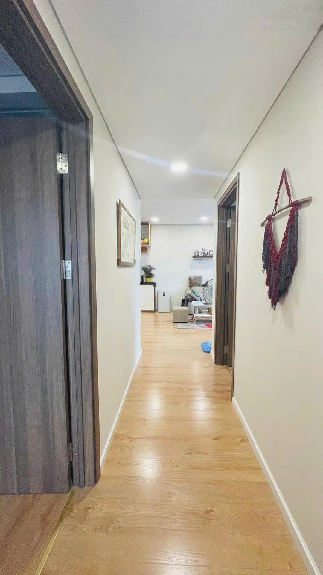 Chính chủ bán căn 2 ngủ, 94m2, tại N07 B3 Thành Thái ĐTM Dịch Vọng, full đồ, ban công TB, sổ đỏ