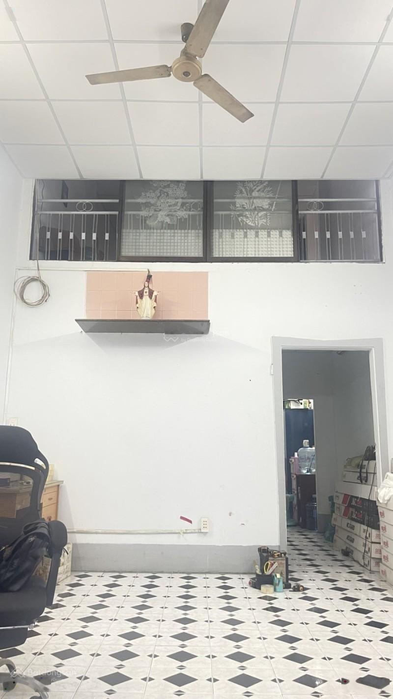 BÁN NHÀ NGUYỄN SƠN TÂN PHÚ HẺM XE TẢI THÔNG một đời Vị trí: Đường Nguyễn Sơn, Quận Tân Phú