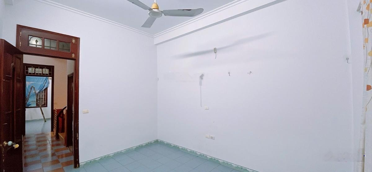 NHÀ PHỐ HOÀNG SÂM - Hoàng Quốc Việt. DÂN XÂY CHẮC CHẮN - Ô Tô Tránh