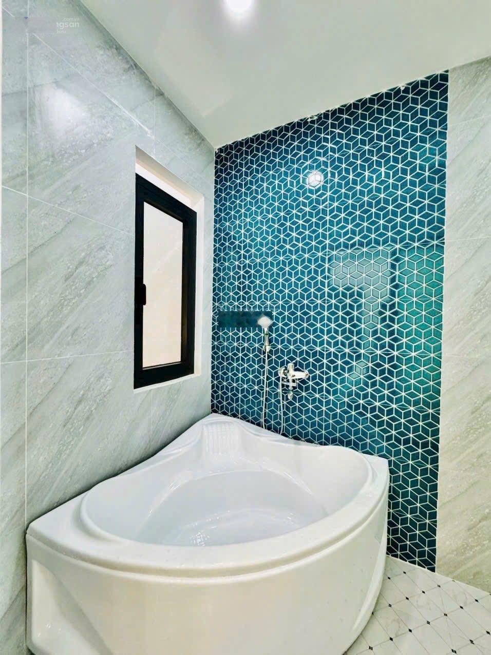 Chính chủ kẹt vốn cần bán gấp ra căn Đề Thám P Cô Giang Q1, 74m2,giá 5ty430, sổ hồng riêng