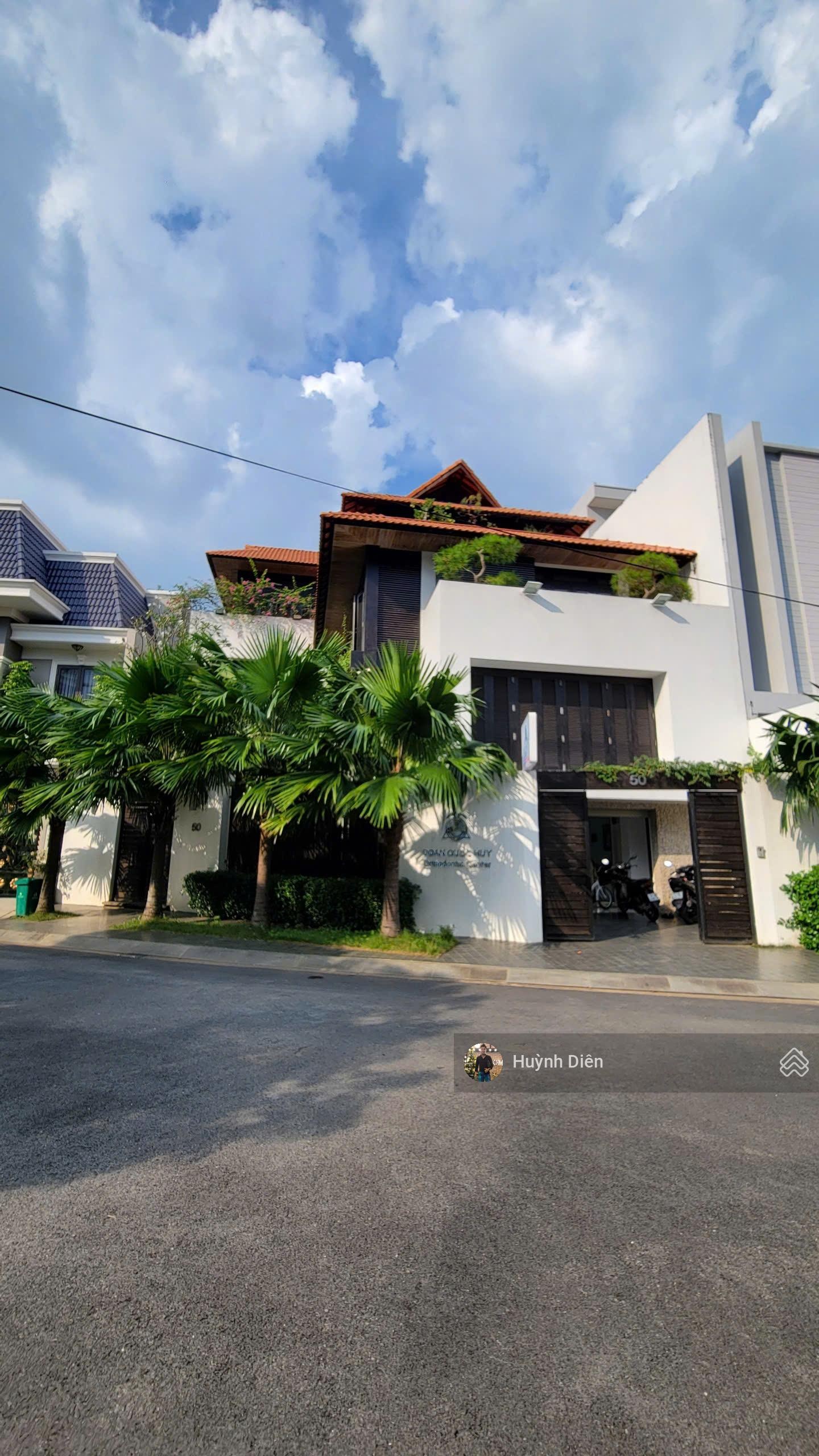 Biệt thự Nguyễn Ư Dĩ - Thảo Điền Q. 2 - 1.050m2 full thổ cư - 30x35m - 168 tỷ