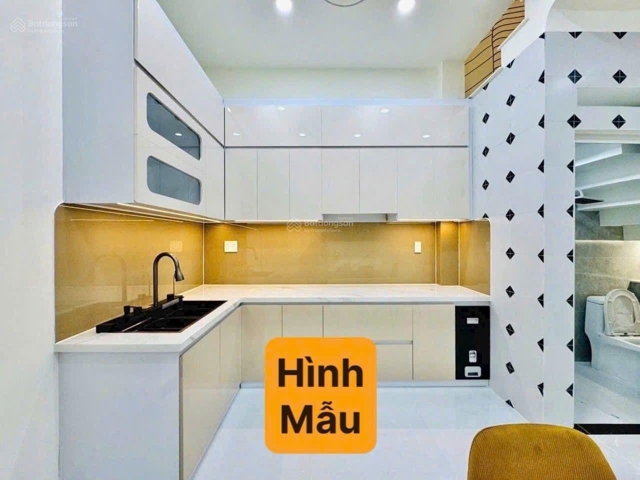 Chỉ nhỉnh 2 tỷ có nhà 3 tầng xì phố