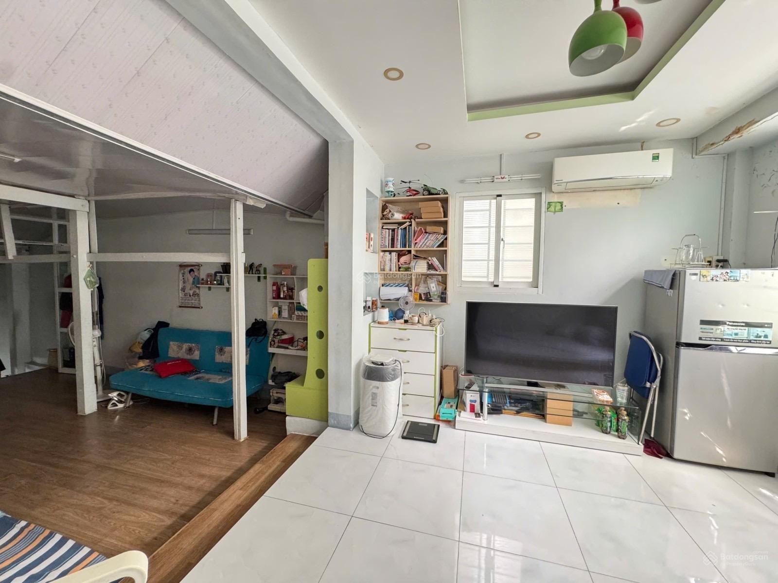 Bán nhà đường Bà Hạt Quận 10 - sát mặt tiền - 43,3m2 - 2 tầng - chỉ 7.2 tỷ