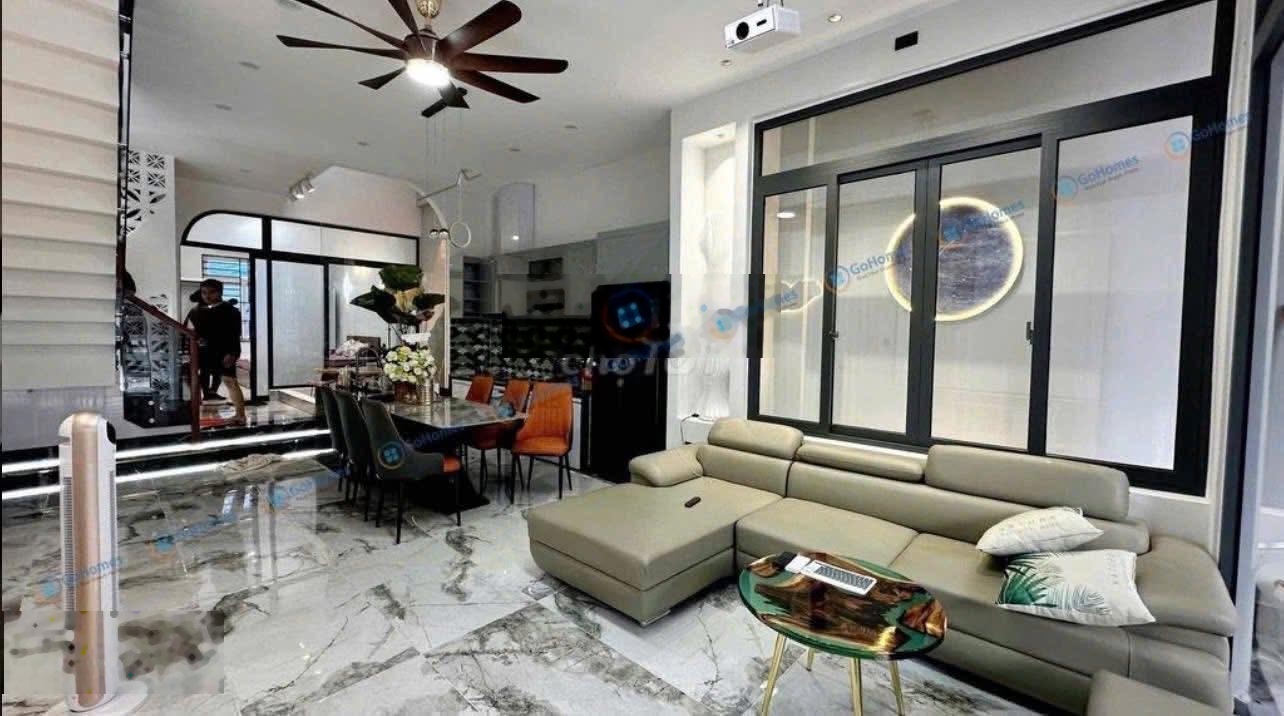 Cho thuê nhà đẹp 4PN đường Trung Lương, Hoà Xuân. Có hồ bơi. Sân vườn