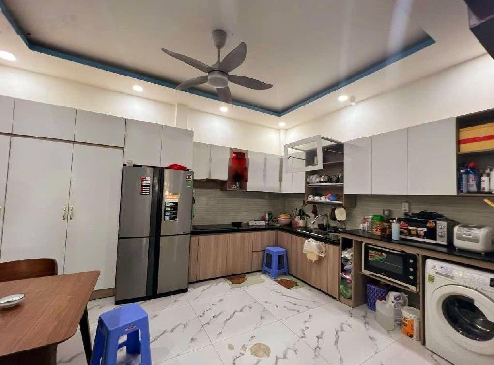 Nhà 70m2, mới đẹp, nhỉnh 4tỷ, hẻm xe hơi, gần Bến Xe Miền Tây, An Lạc - Bình Tân