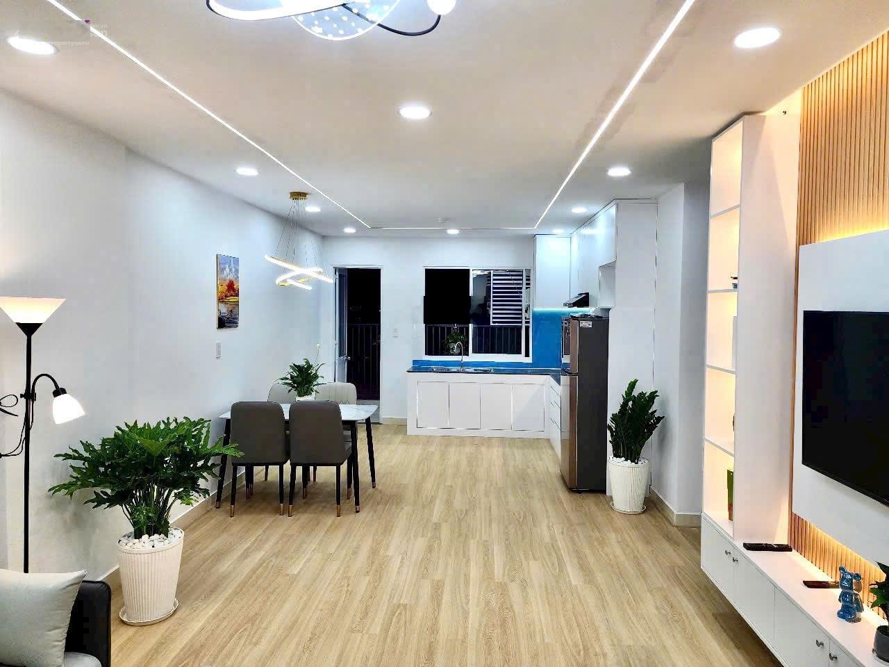 Bán nhanh căn hộ CT2 Vĩnh Điềm Trung DT 64m2, 2PN 1WC, full nội thất xịn, gần biển, giá 2,8 tỷ