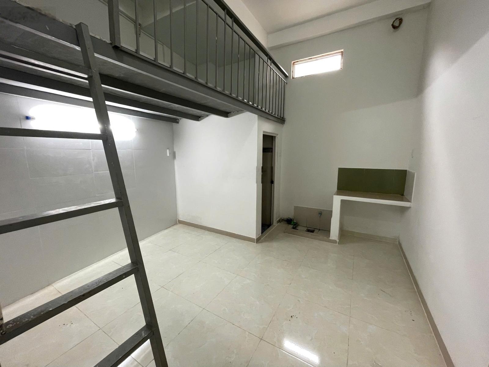 Phòng cho thuê đối diện Vạn Phúc- 2,2 triệu/ tháng, nhiều tiện ích.