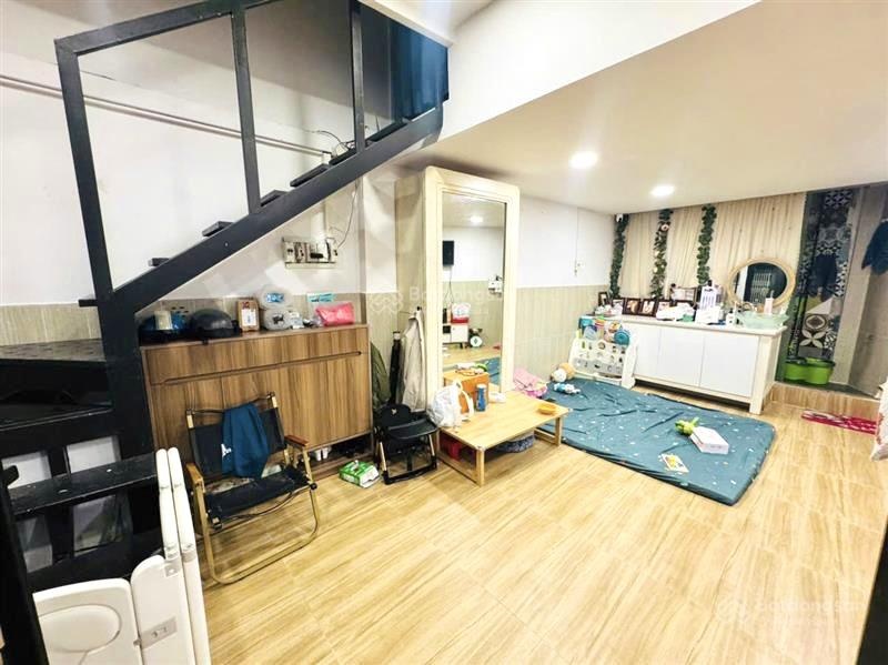 Bán nhà Phú Nhuận - Hoàng Văn Thụ - hẻm thông - kinh doanh tốt - ngang khủng 11m - 116m2 - 8.8 tỷ