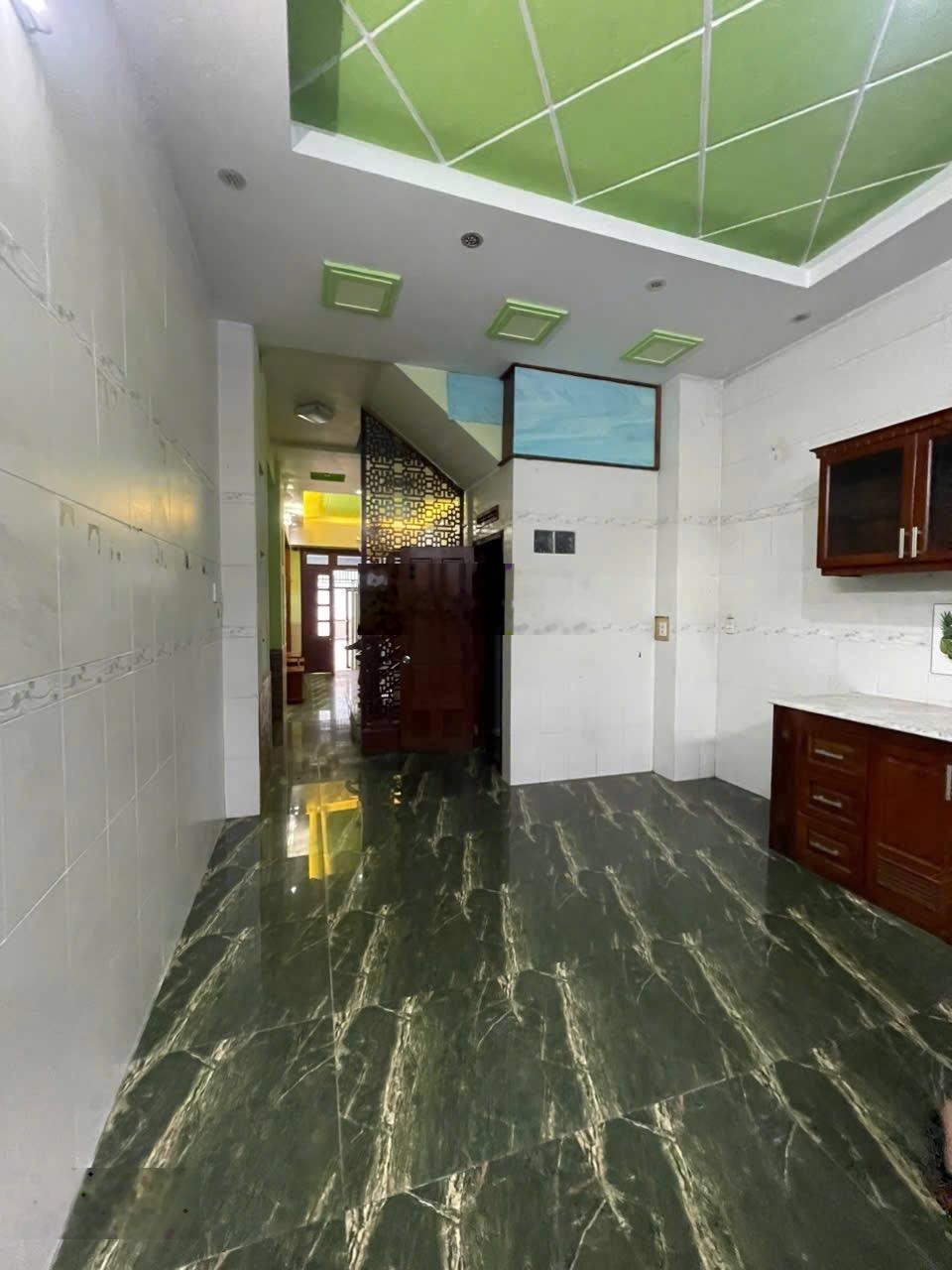 Bán nhà hẻm 4m, 112/ Bình An P5 Q5, DT 3.9x16m, 3 lầu, 5WC 6PN