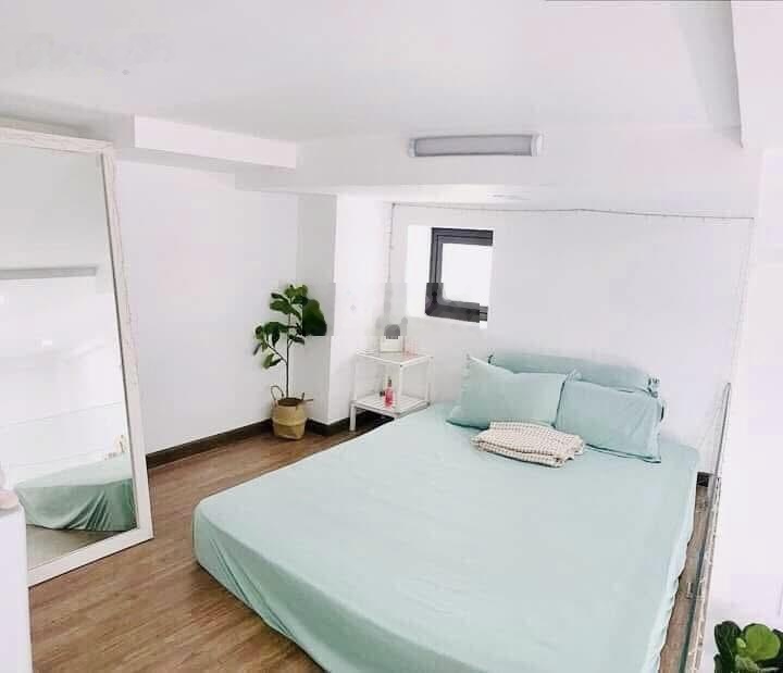 Duplex trần cao Quận 4, Full nội thất, thoáng mát, gần ĐH Luật, TDTu, sát quận 1