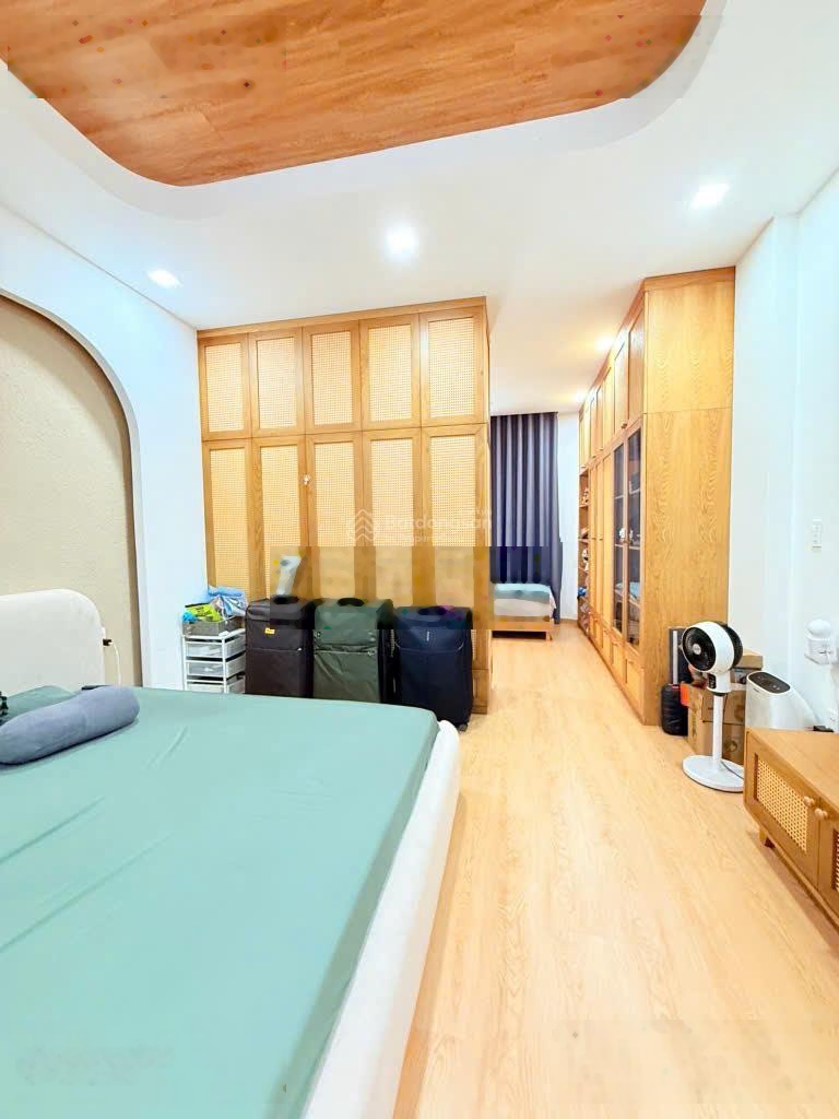 Nhà siêu đẹp sát mặt tiền đường 3 tháng 2, quận 10, 4 tầng đúc, chỉ 16 tỷ ở ngay