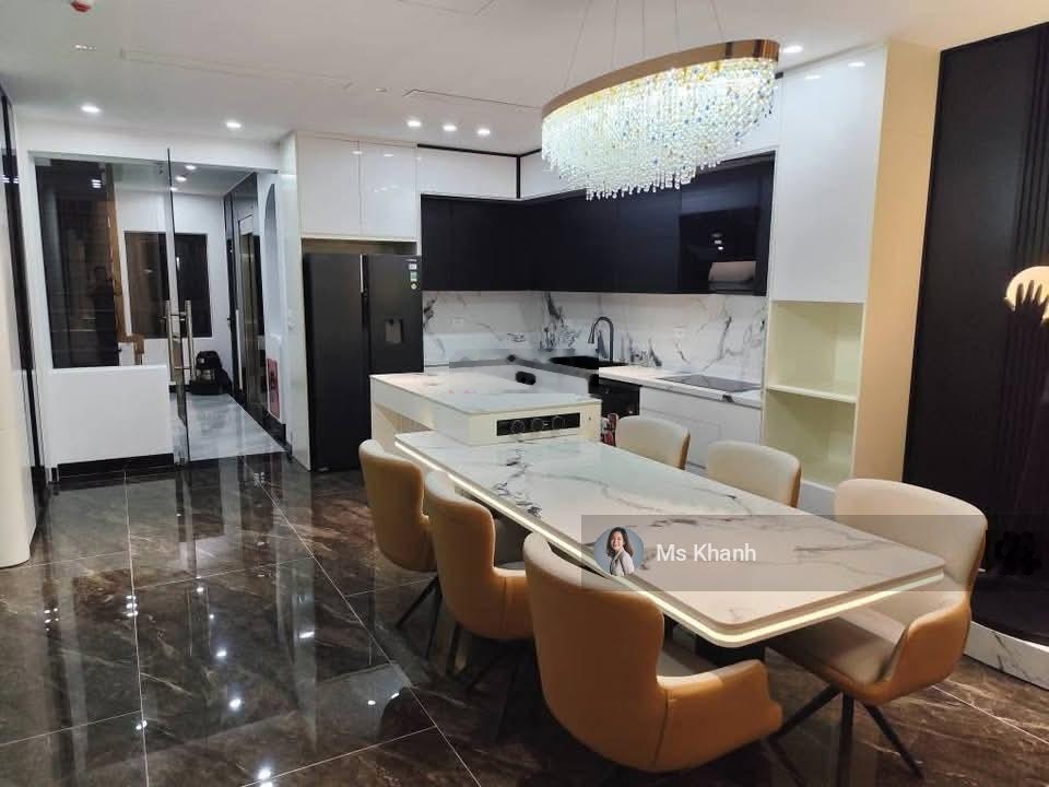 Bán siêu phẩm nhà 8 tầng, thang máy, full nội thất: 85m2, mt 5m, giá 28 tỷ có thương lượng