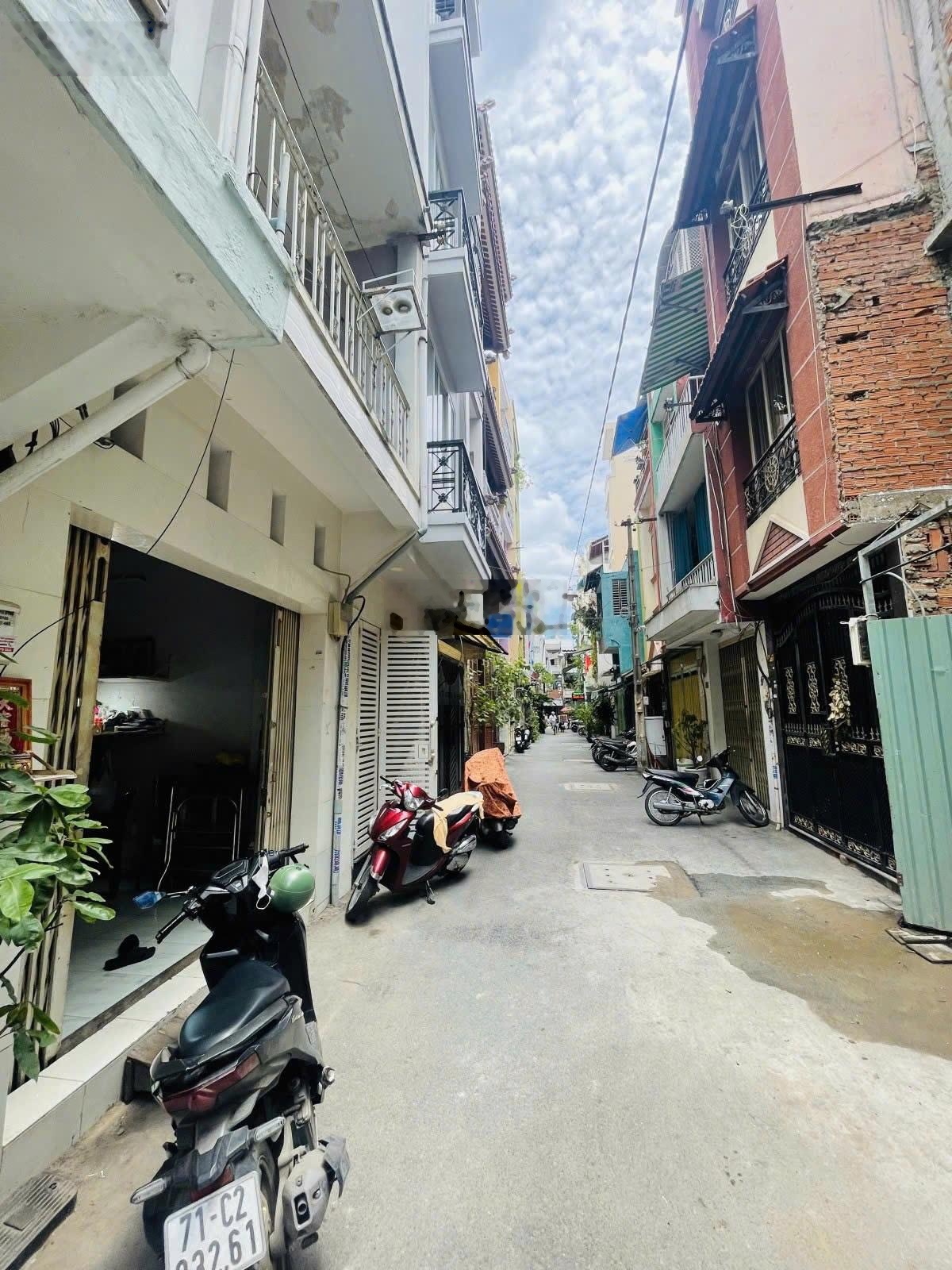 Hẻm xe hơi chuẩn trung tâm q3 , 2 tầng, khu kinh doanh đa ngành nghề, thông tứ tung, nhỉnh 8 tỷ