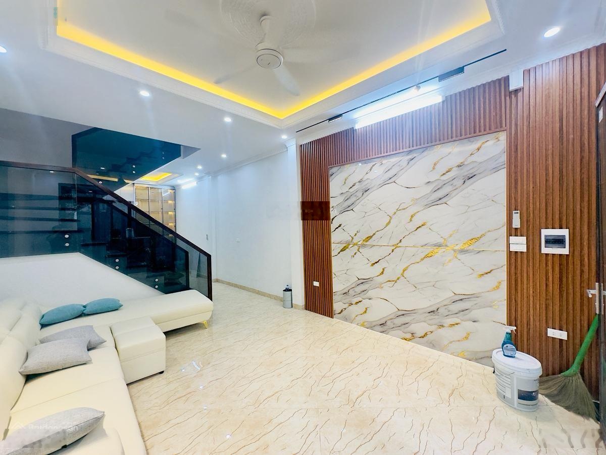 Xuất sắc! Tây Sơn, gần trường, ngõ ô tô, 30m ra phố, KD, nhà đẹp, full nội thất, ở ngay, 43mx4T