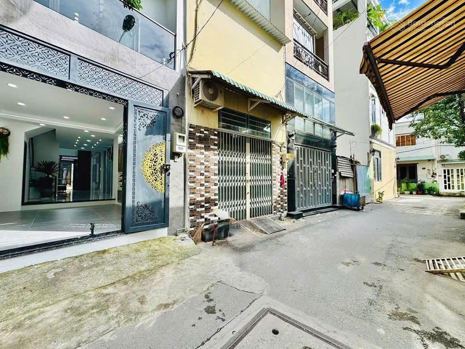 Cô Hoa bán gấp nhà Quận 5 giá 2,45 tỷ giá cực rẻ đã có sở hữu nhà với DT 85m2, SHR, sang tên ngay