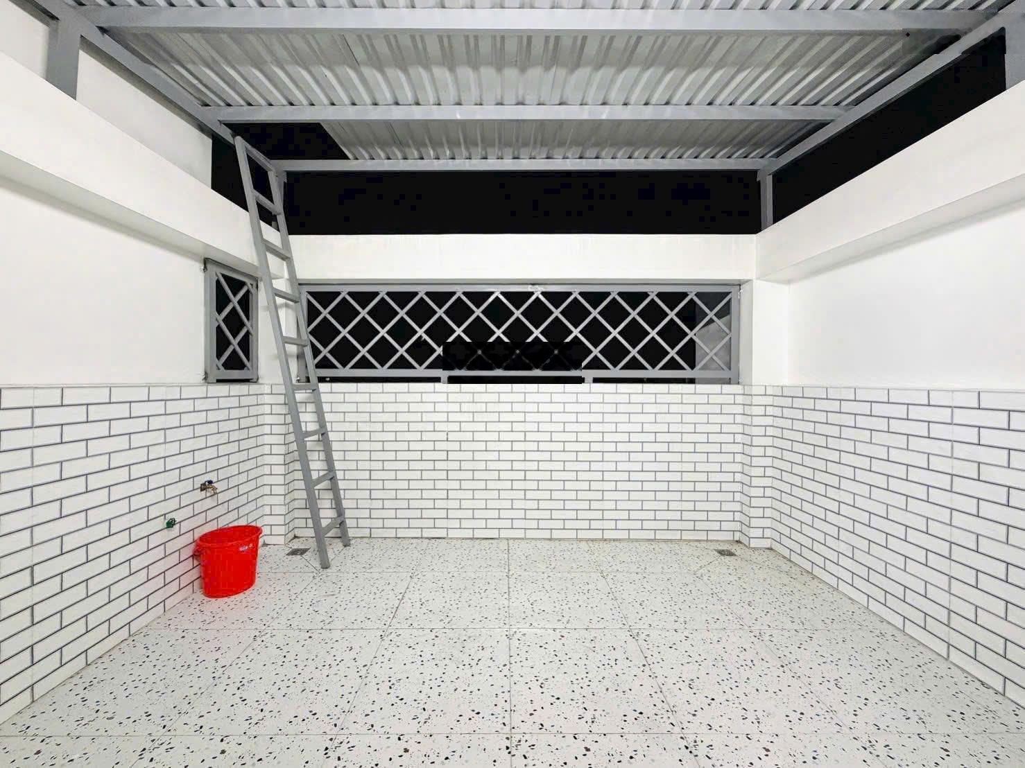 Chính chủ chuyển công tác, Đ. Ngô Quyền, P5, Q5, DT 78m2, Giá 4 tỷ 350tr, sổ hồng riêng chính chủ