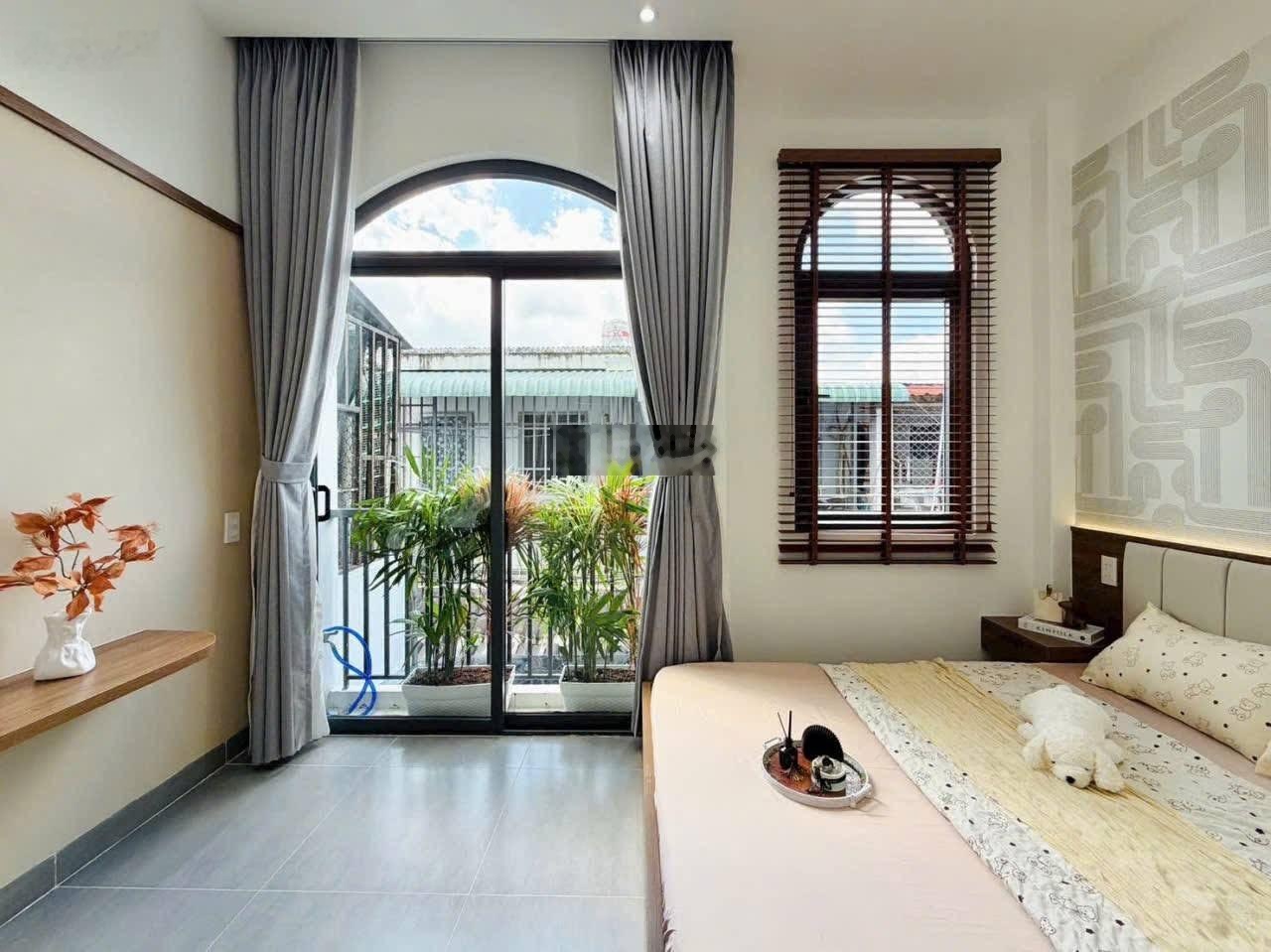 Chốt nhà Quận 5 - đường Hùng Vương, DT:, hẻm 6m, nhà 3 tầng full nội thất như hình - 8TỶ