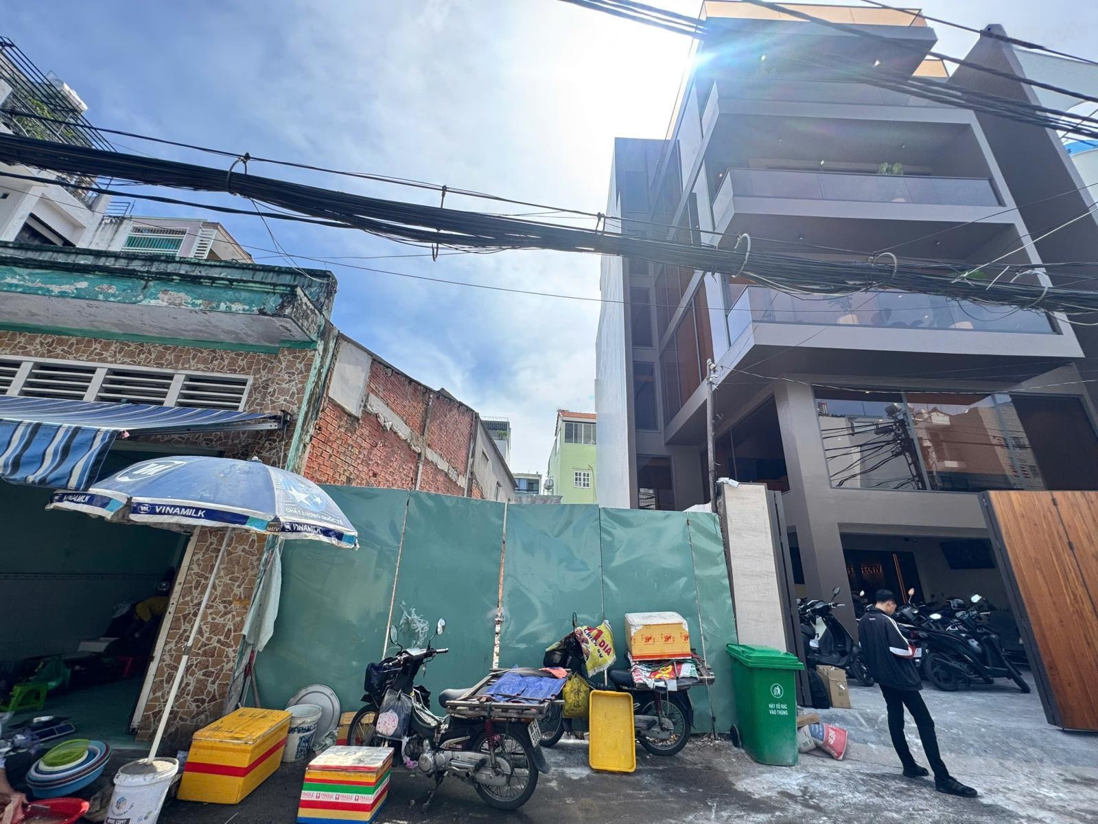 TIN THẬT ! Hẻm xe hơi Hoàng Hoa Thám, P7, BT. Đất trống tiện xây mới, DT 5.2x22m 122,2m2 chỉ 19 tỷ