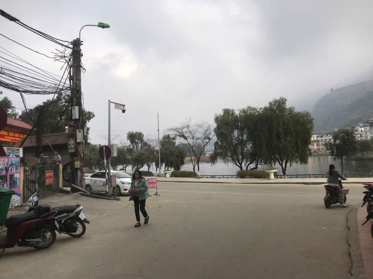 Đất đường Hùng Hồ - SaPa em cón bán mảnh đất " xây dựng khách sạn " đẹp lung linh luôn